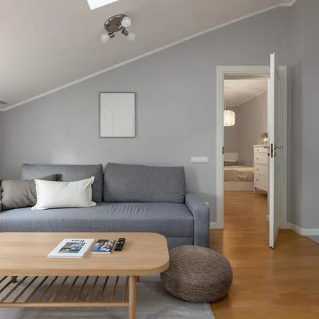 アパート Cozy Top-floor In Centre