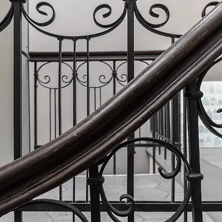 Cozy Top-floor In Centre *