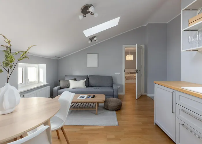 Cozy Top-floor In Centre Апартаменты *