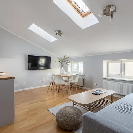 Cozy Top-floor In Centre Апартаменты