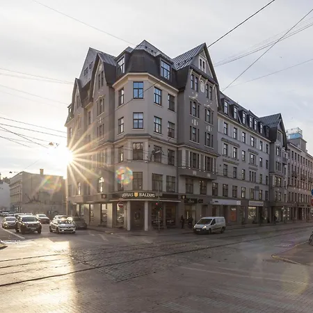 Апартаменты Cozy Top-floor In Centre